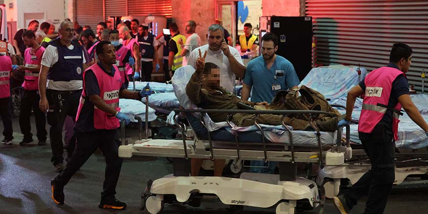 Тяжелораненый майор пришел в себя, услышав голос маленькой дочери