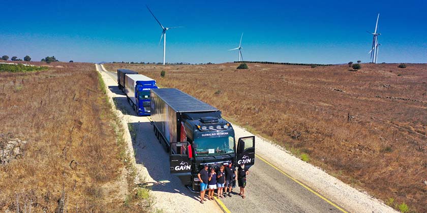 Из Германии в Хайфу прибыли три грузовика с гуманитарной помощью — для израильтян (фото)