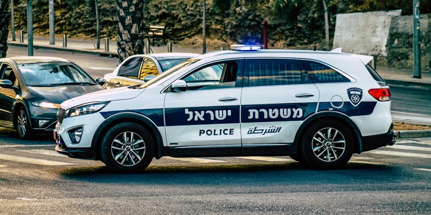 Полиция арестовала палестинского нелегала, угнавшего автомобиль