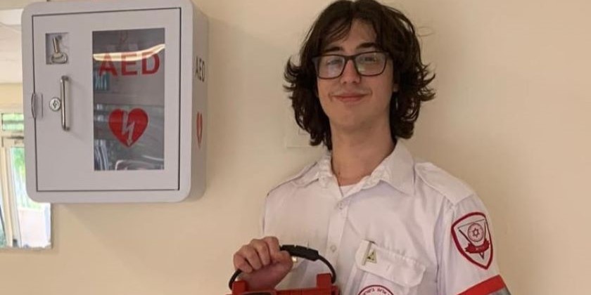 У школьника остановилось сердце прямо на уроке, одноклассник спас ему жизнь