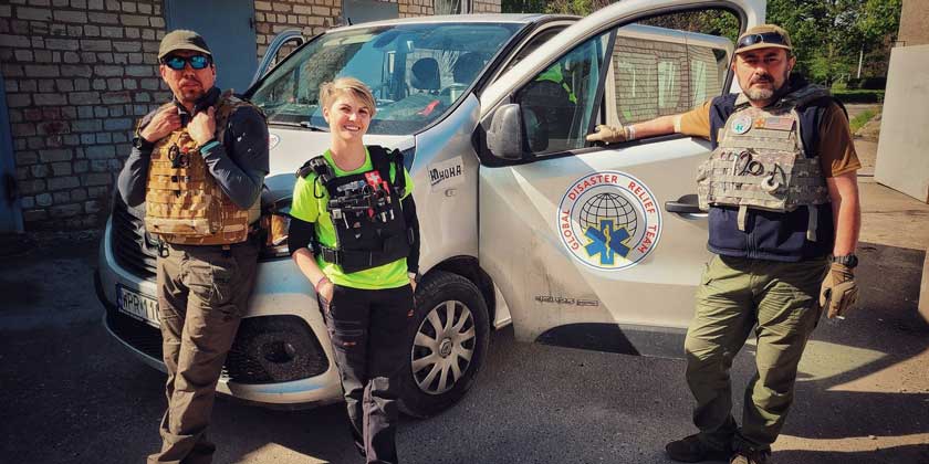 «Для меня попасть к русским — смерть». Что американские волонтеры делают в Украине