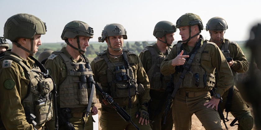 Над цитаделью террористов в Газе подняли флаг кибуца Нир-Оз