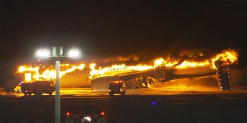 В аэропорту корейского Пусана загорелся лайнер Airbus A321 с пассажирами на борту