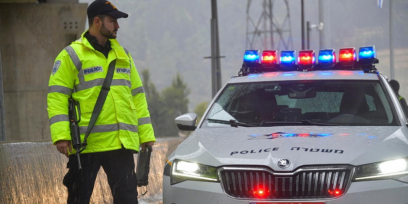 Полиция: ночью и днем скорость ветра может превысить 100 км/ч. Как избежать опасности