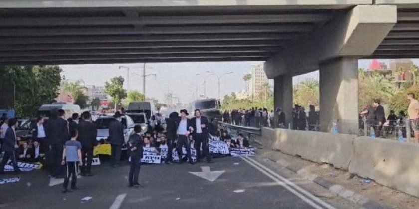 Два часа ультраортодоксы перекрывали шоссе 4 и дрались с полицейскими