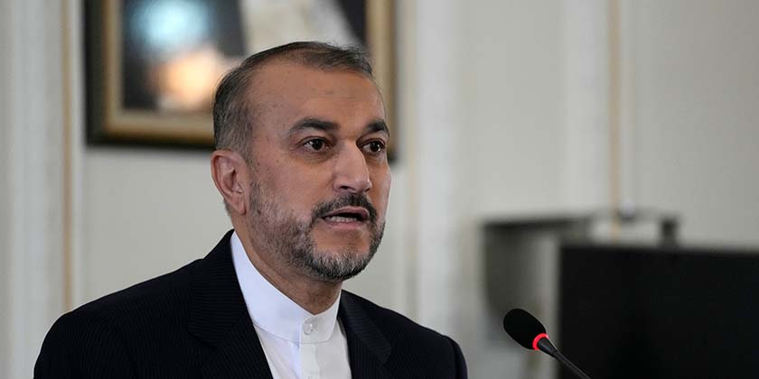 Глава МИД Ирана обещает проявить сдержанность, президент грозит «широкомасштабным ответом»