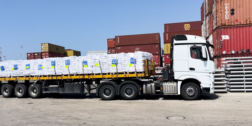 700 грузовиков с продуктами скопились в секторе Газа у КПП и ждут, когда их примет UNRWA
