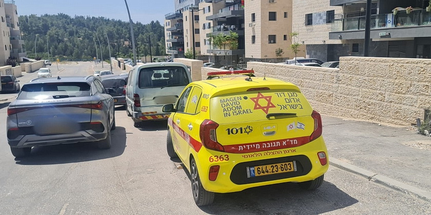 Двухлетняя девочка провела в запертой машине несколько часов. Врачи не смогли ей помочь