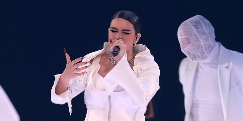 «Палестинский маникюр» показала певица из Португалии на сцене финала «Евровидения»