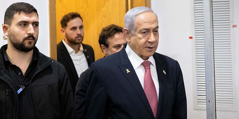 Нетаниягу попросил отменить его показания в суде завтра