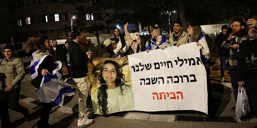 Освобождение заложниц символизирует начало исправления