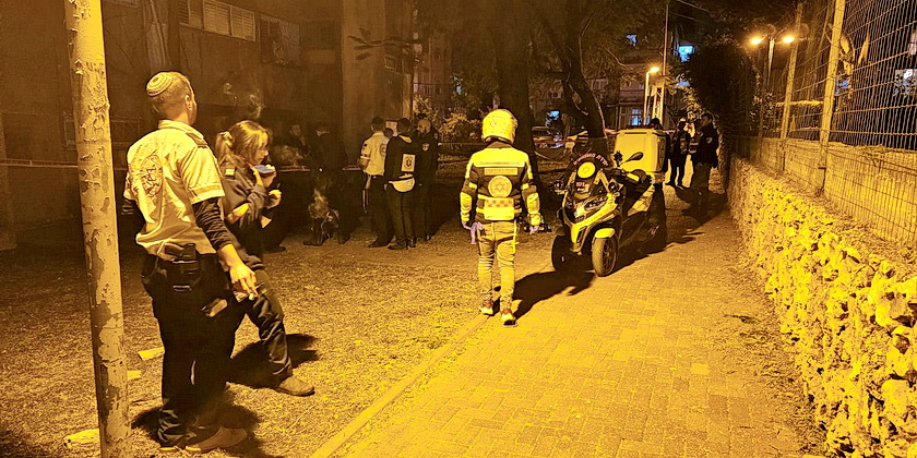 Жителя Петах-Тиквы застрелили на лестнице жилого дома