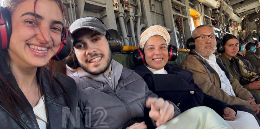 Четверо заложников прибыли на вертолетах в больницу — видео