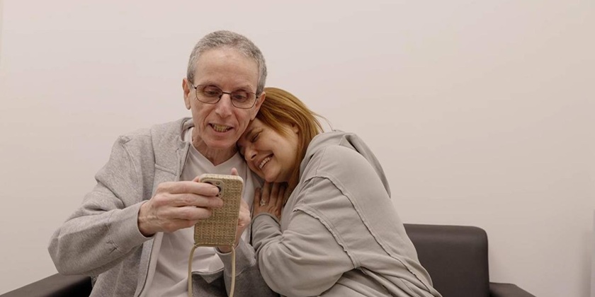 Дочери встречают отца из плена ХАМАСа: «Ты самый сильный!» — видео