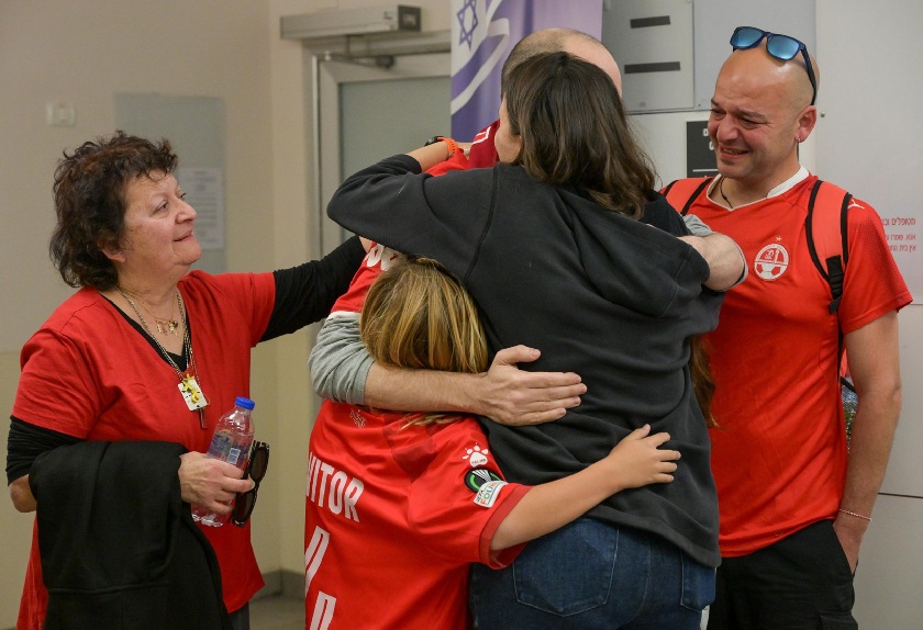 Яир Хорн с родными hostage