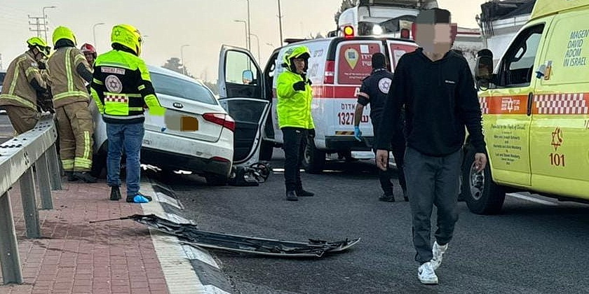 Легковая машина столкнулась с грузовиком возле Ашкелона. Погибла женщина