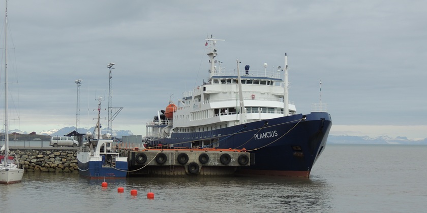 Вице-президента Ирана уволили за поездку в Антарктиду