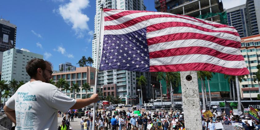 Безумная конспирология и углубление ненависти: убийство Кирка может потрясти и нас