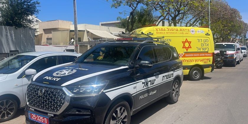 Во дворе дома в Хадере обнаружен закопанный труп женщины