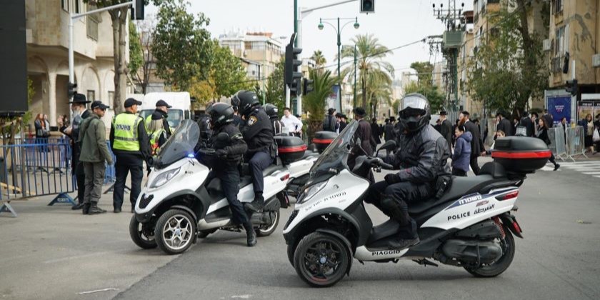 Улицы Бней-Брака и Рамат-Гана перекроют для похорон видного раввина