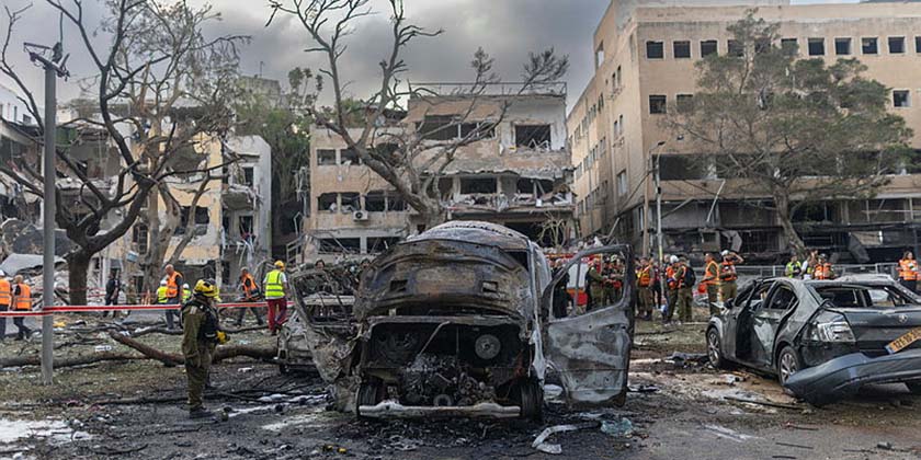 В доме престарелых, поврежденном иранским обстрелом, разграбили квартиры стариков