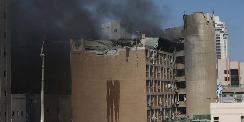 Когда в доме нет хозяина, больница стоит разрушенной