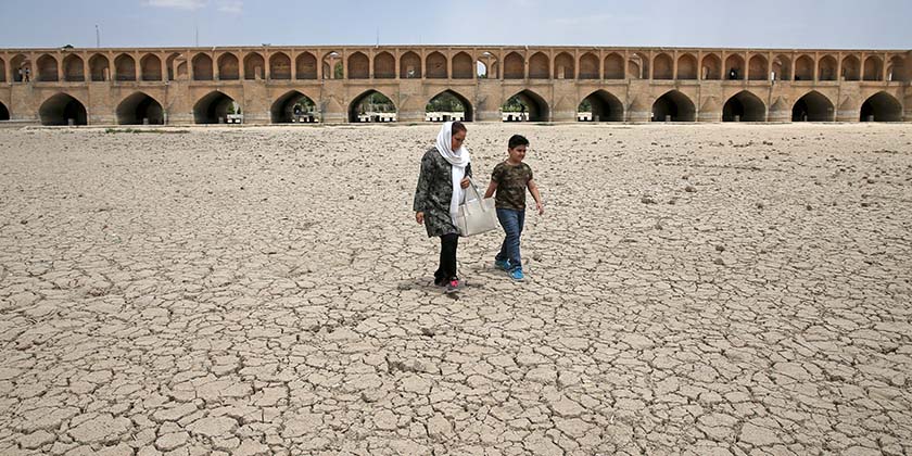 Климат меняется стремительно. Возможно, именно это и свергнет аятолл
