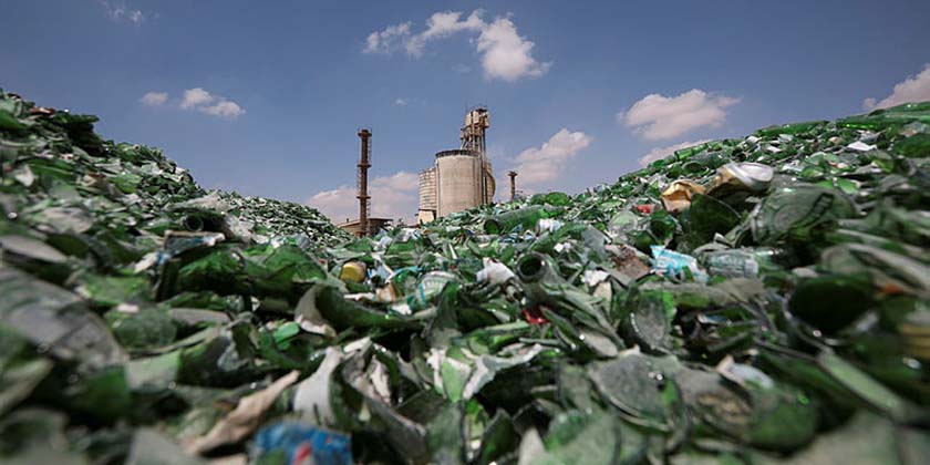 Несмотря на ультраортодоксальный бойкот и войну, завод по производству стеклянных бутылок «Финиция» выжил