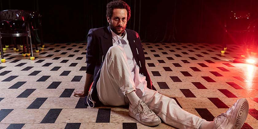 Актер Ариэль Бронз задержан по обвинению в подстрекательстве к террору