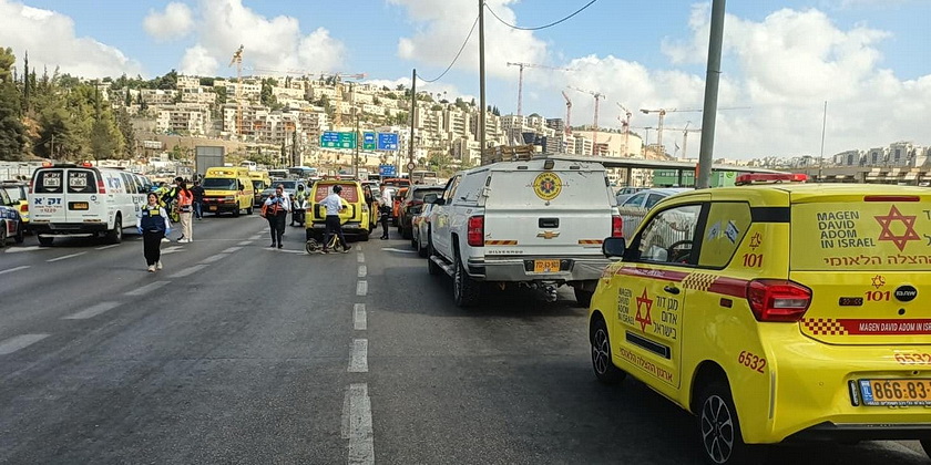 Героизм таксиста: во время теракта спас пожилую пассажирку — видео