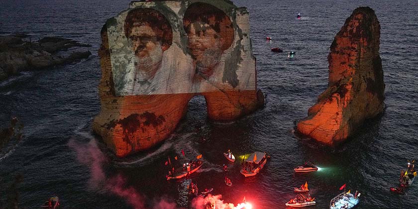 «Хизбалла» почтила память ликвидированных лидеров световым шоу на побережье