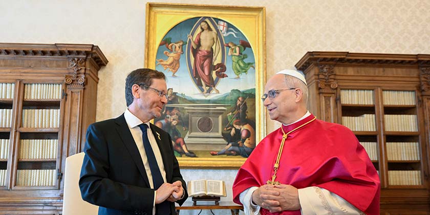 Папа Лев обсудил с Герцогом войну в Газе и призвал к перемирию и освобождению заложников