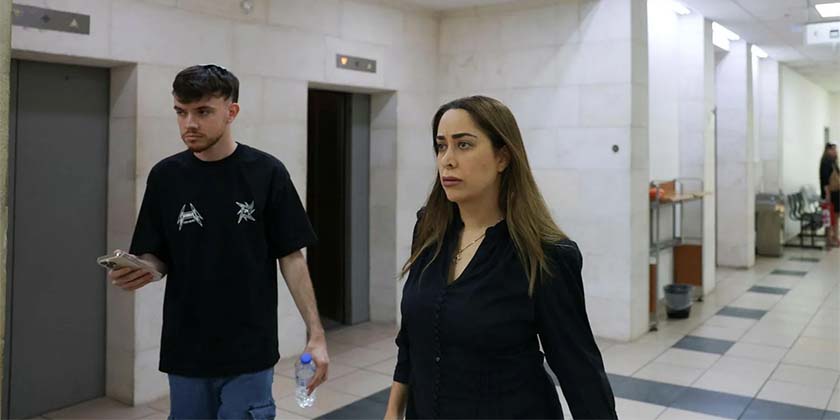 Май Голан допросят по подозрению в получении взятки