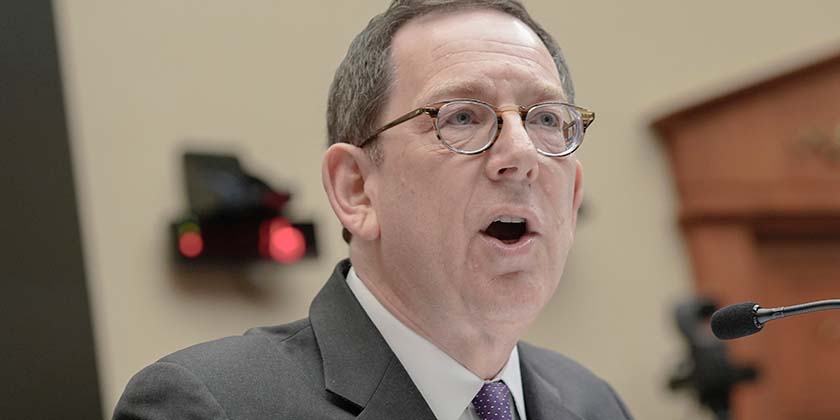 Президент Northwestern ушёл в отставку после заморозки федеральных грантов