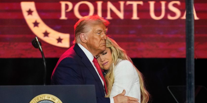 Дональд Трамп назвал Чарли Кирка «мучеником» на траурной церемонии