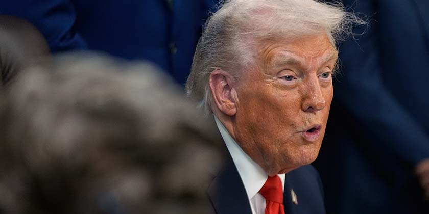 США угрожают ухудшить соглашение, если Киев откажется от "плана Трампа" - The Guardian