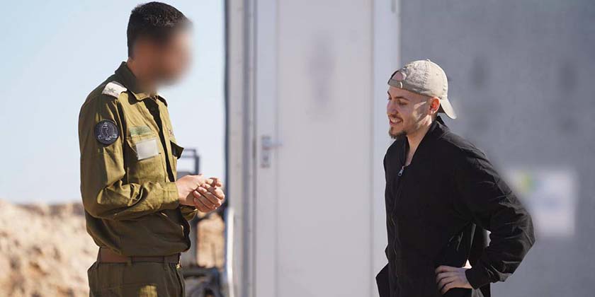 Избиения и голод: история выживания Эйтана Мора в плену в Газе