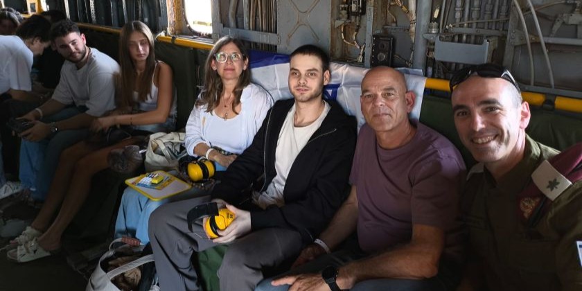 Освобожденных заложников начали перевозить в больницы