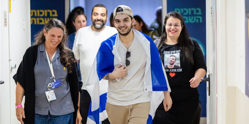 Двое заложников в плену втайне от ХАМАСа слушали “Галей ЦАХАЛ”