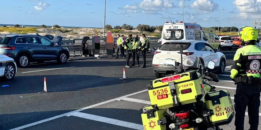 Машина насмерть сбила 25-летнюю женщину на Приморском шоссе