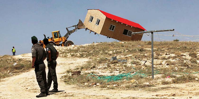 ЦАХАЛ сносит форпост, на месте происходят стычки с поселенцами