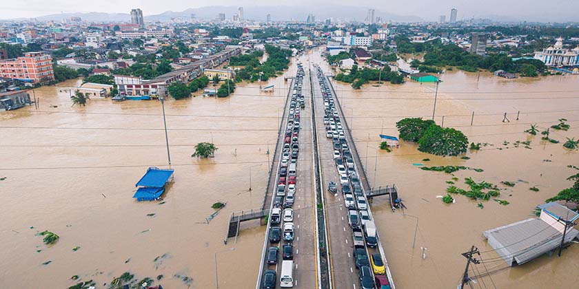 Наводнения в южном Таиланде: число погибших превысило 80, вода отступает