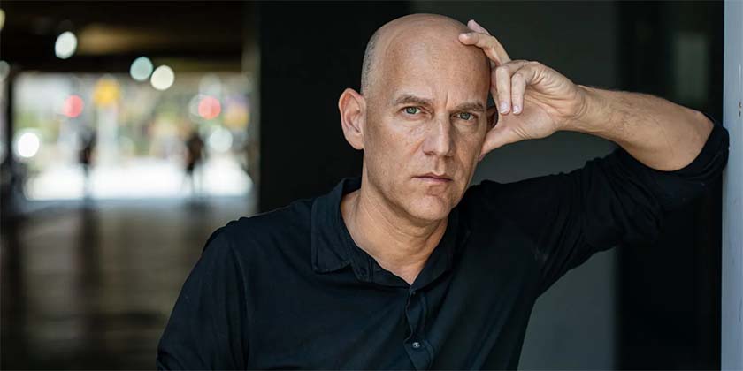 Смехотворный запрет: активисту запрещено приближаться к Гаю Пелегу на два метра