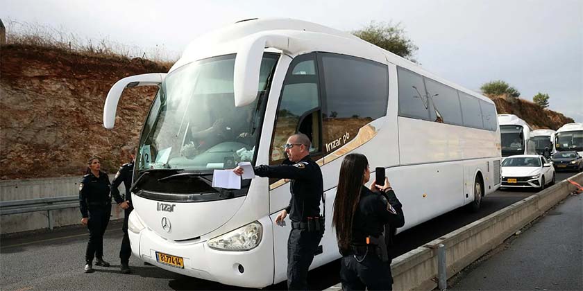 Перед прибытием волонтеров на сбор оливок, ЦАХАЛ объявил палестинскую деревню закрытой зоной  