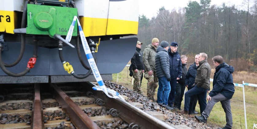 Министр безопасности Польши о взрыве ж/д полотна: Это работа иностранной разведки