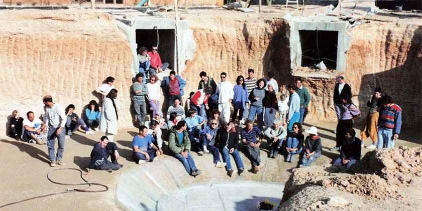 Ушли в пустыню за саморазвитием, а стали туристической деревней ООН