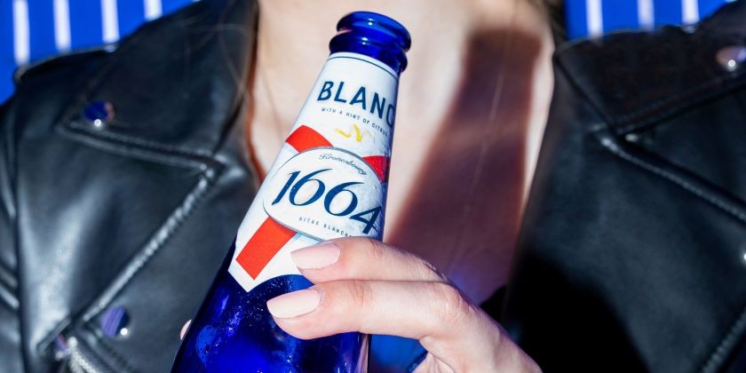 Французское премиальное пиво 1664 Blanc – деликатесное украшение новогоднего стола 2026