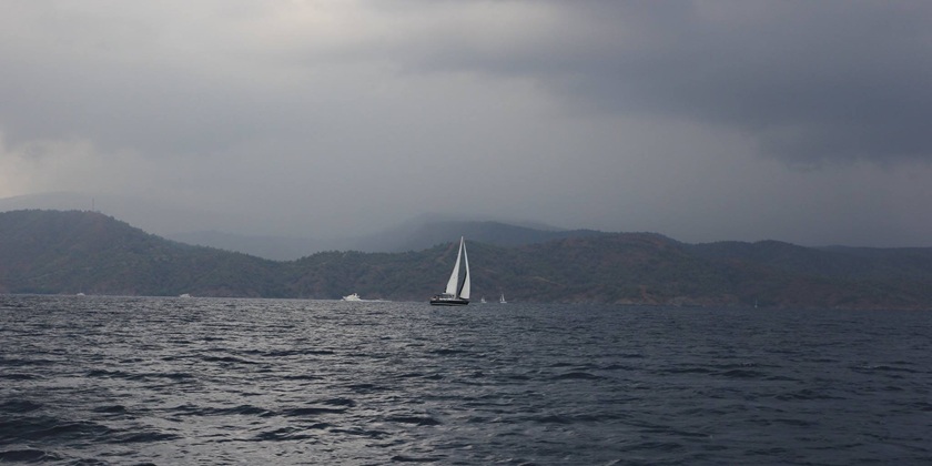 Четверо израильтян отправились на яхте на Кипр – и пропали в штормовом море