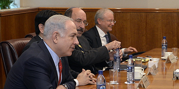 Умер дипломат Дори Голд