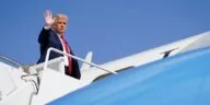 США официально приняли самолет Boeing 747 для президента Трампа от Катара